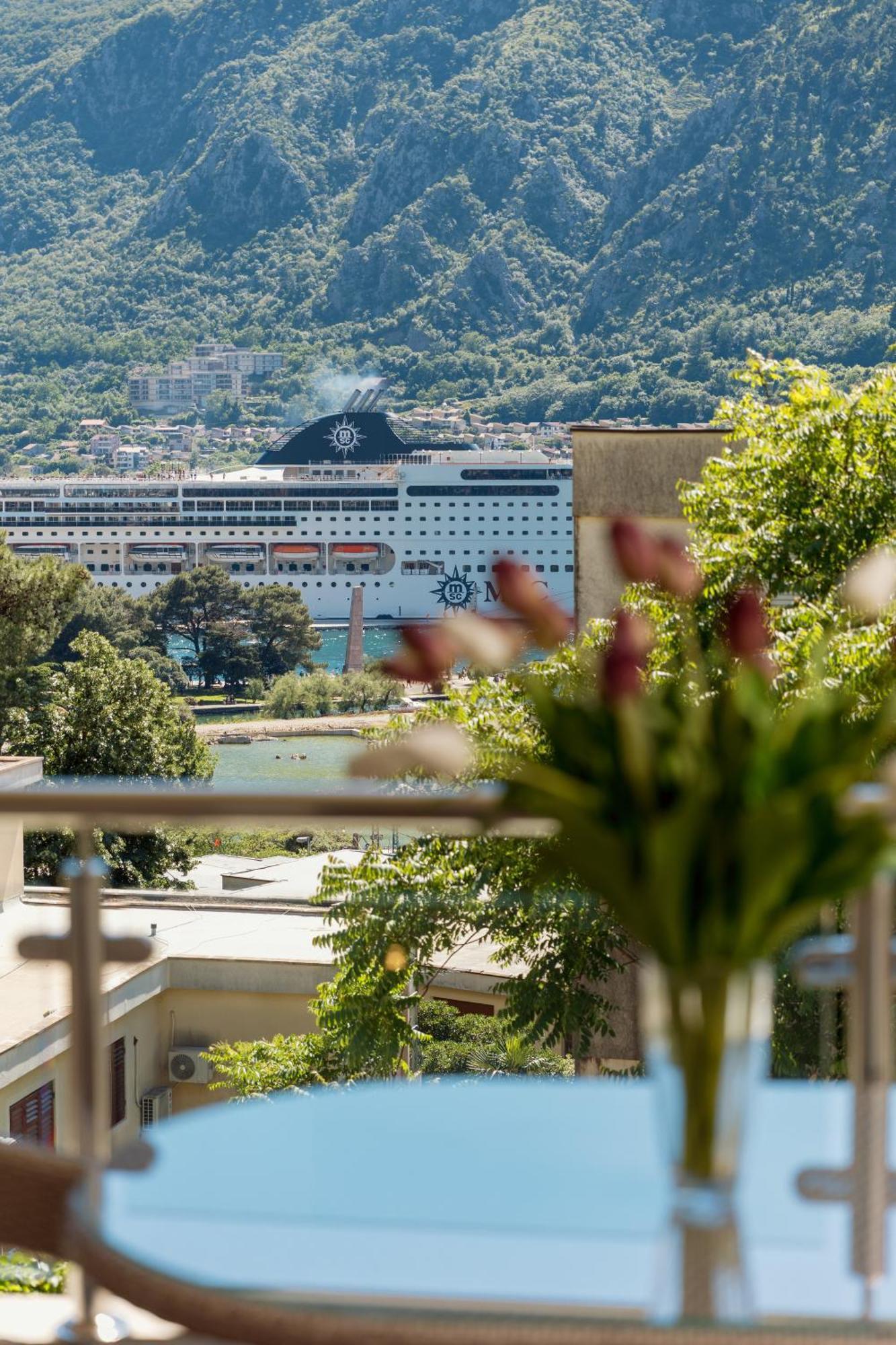 Apartments Los Olivos Kotor Luaran gambar