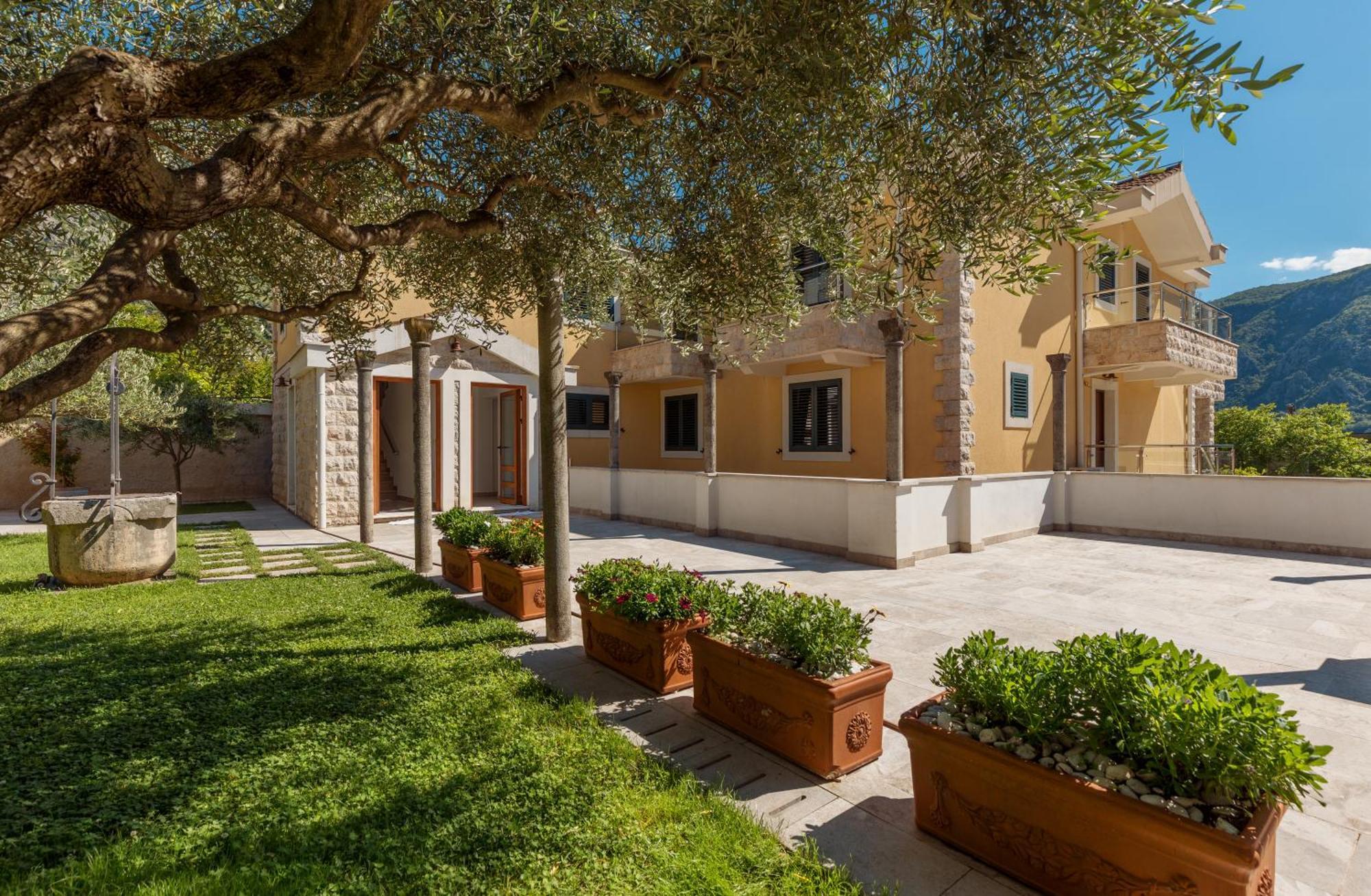Apartments Los Olivos Kotor Luaran gambar